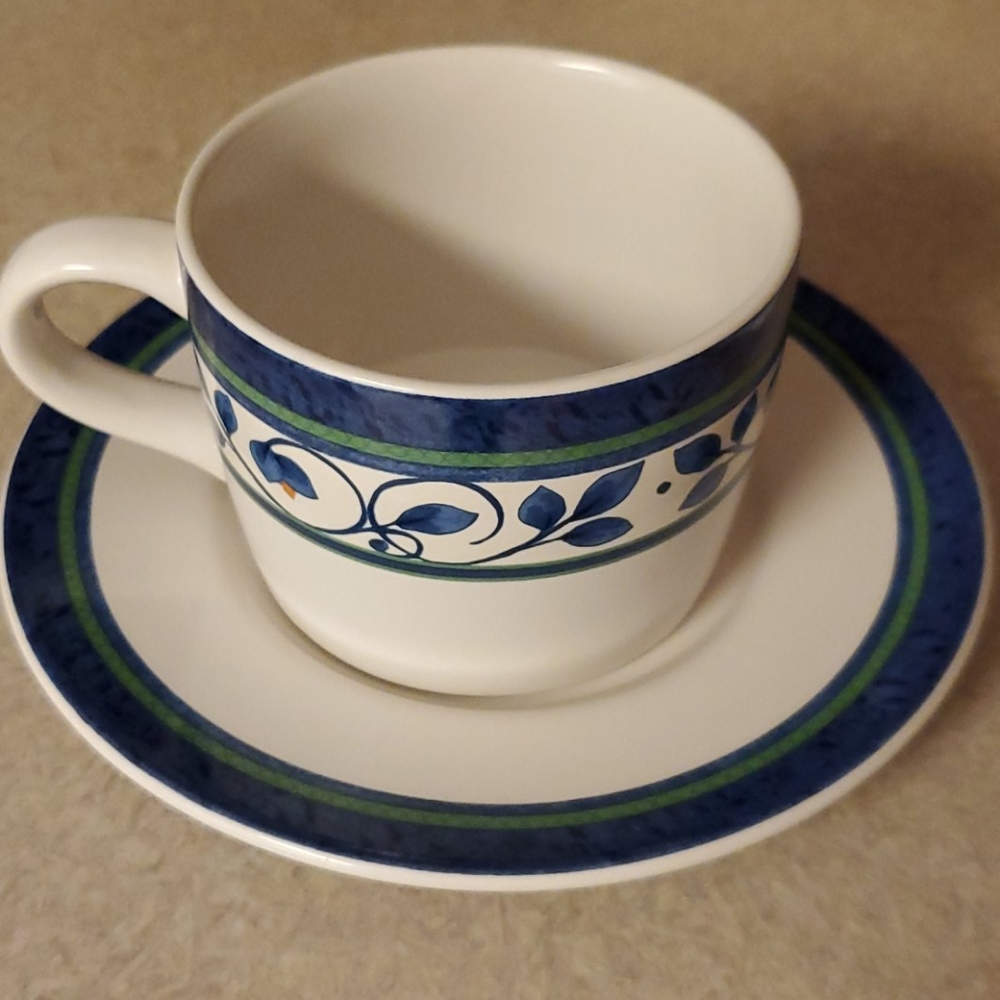 NWOT 8 Sets of Pfaltzgraff Orleans Cups & Saucers